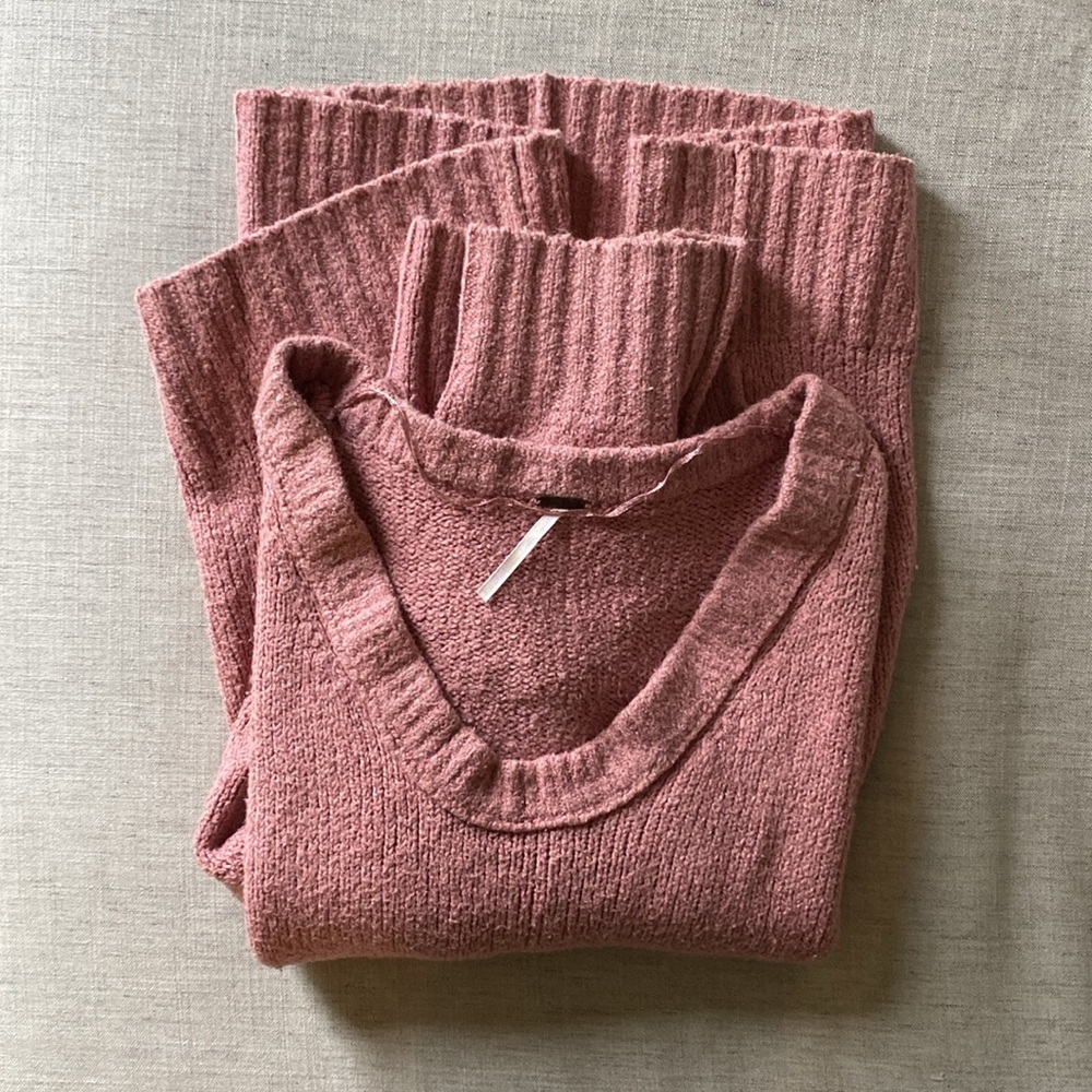 Free People Pink Chenille Oversized Sweater Size Medium GUC